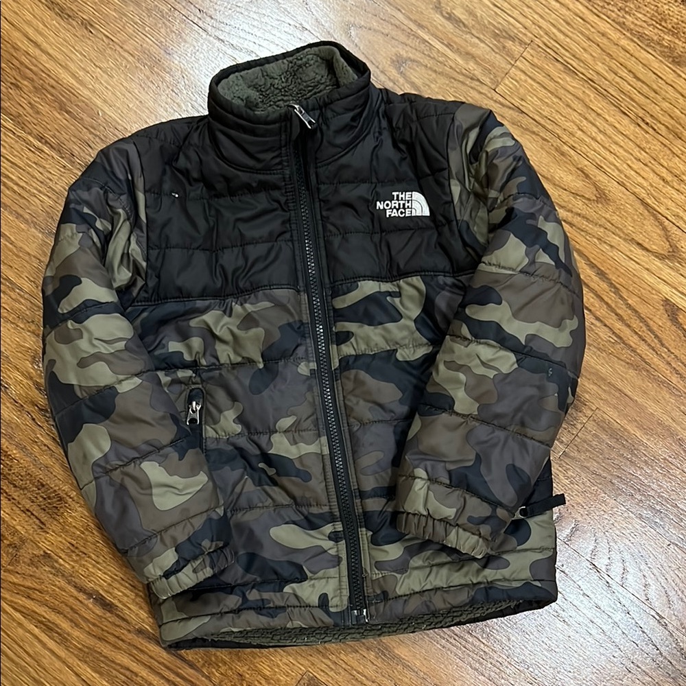 The North Face Black Puffer Jacket with Insulation